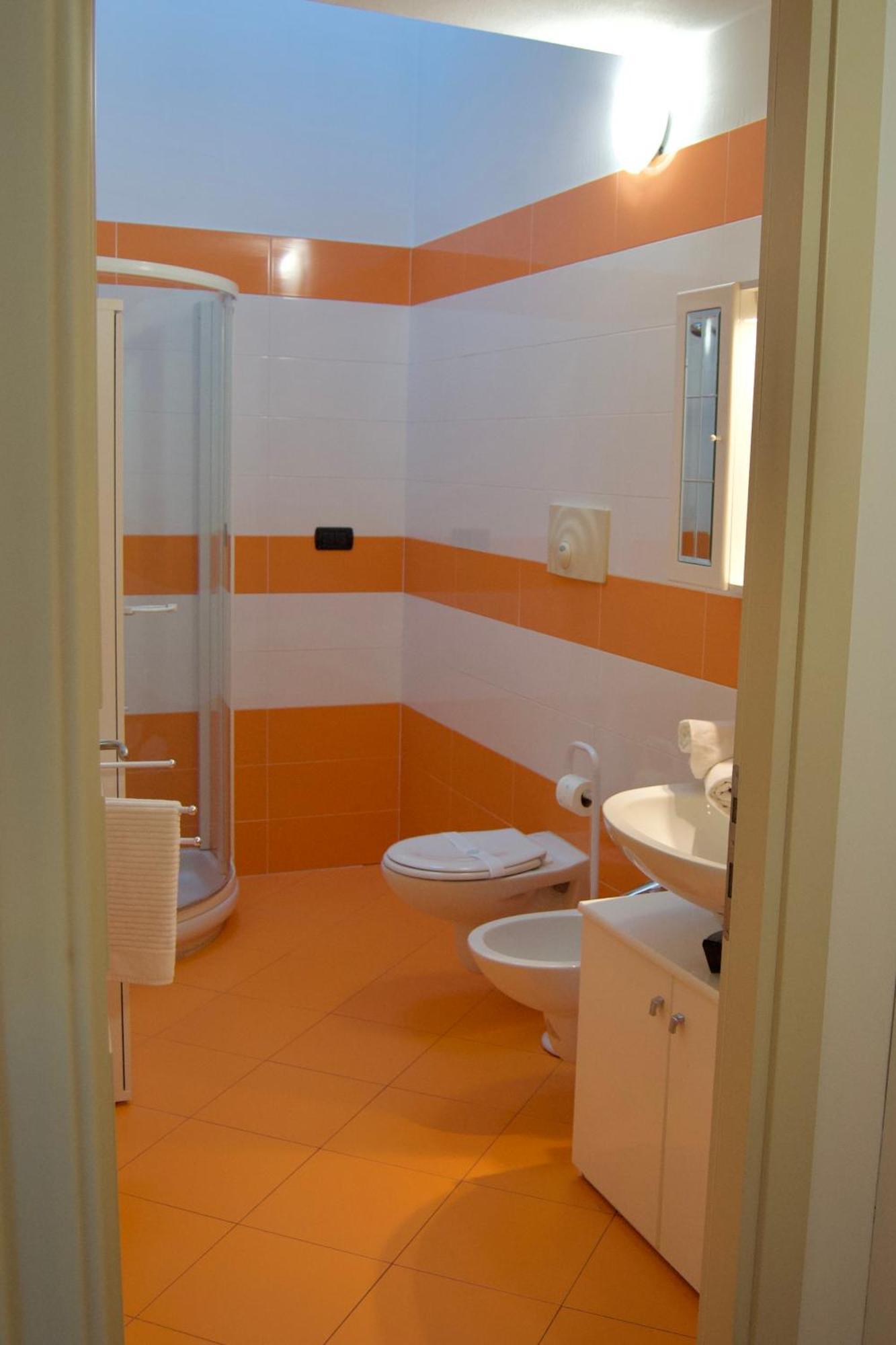 Apartamento Casa Viola, Deliziosa Mansarda In Centro Storico Módena Exterior foto